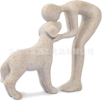 跨境新款抽象树脂手绘人与狗亲密雕塑宠物爱好者纪念礼物树脂工艺