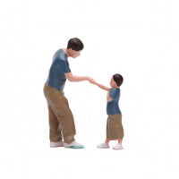 2 Pieces Resin Father and Son Figure Scene Hand-Painted Miniature Figures Fist-Bump Figure Set