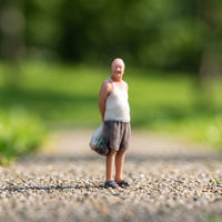 1/64 Scale Miniature Figure with Grocery Bag Painted Miniature Shopper Figure 3D Printed Realistic for Hobbyists, Collectors, Model Street Scenes, Dioramas, Tabletop Layouts