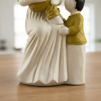 Resin Family Sculpture Long-Lasting Family Figurine Compact
