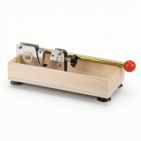 Manual Nut cracking with Lever Stable Tabletop Nut cracking with Tray Comfortable Nutcracker for Kitchen