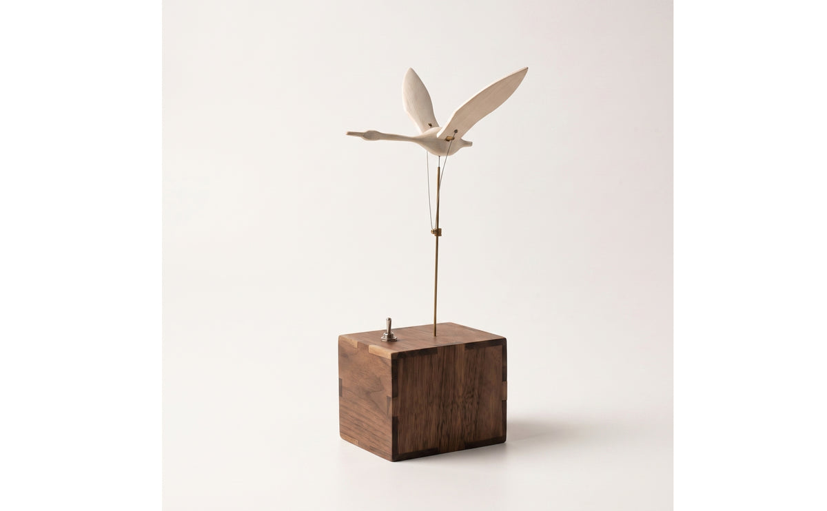 Wooden Swan Music Mechanicalup Musical Box with Flapping Feathers Handmade Swan Model for Art Collectors