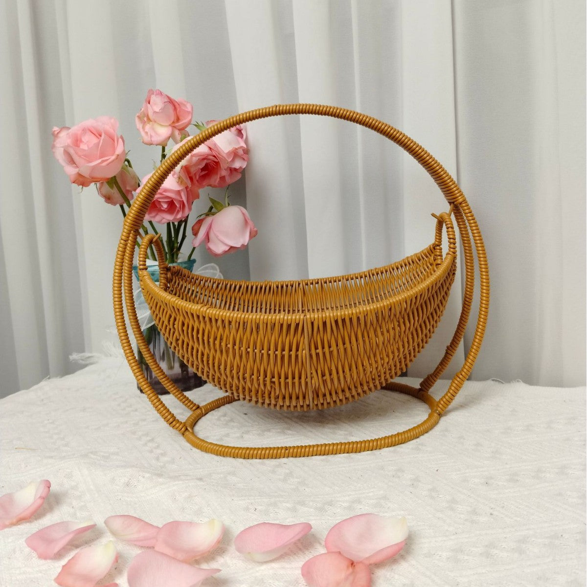 Rattan-Look Woven Fruit Basket with Swing Design for Living Room Snacks and Storage