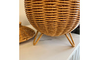 Handwoven Woven Basket with Lid and Legs Multi-Purpose Rattan Design Tripod Basket Sturdy Tabletop Organizer Lightweight for Bedroom