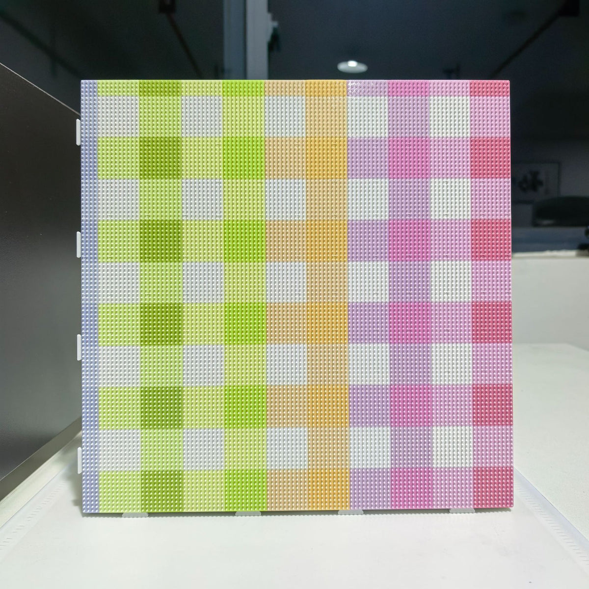 28x28cm / Rainbow Plaid