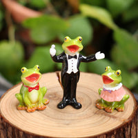 3 Pieces Frog Choir Statue Whimsical Design Vocalizing Frog Figurine Set Cute Animal Garden Ornament Decoration for Gardeners, Patio, Desktop
