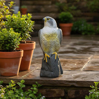 Realistic Garden Guardian Sculpture Statue Long-Lasting Plastic Garden Guardian Sculpture Decoy Realistic Raptor Statue