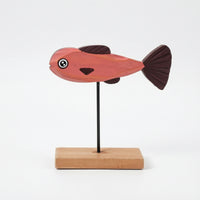 Wooden Fishes Ornament Handcrafted Fishes Figurine with Stand Carved Decor for Art Collectors, Bookshelf, Office Desk