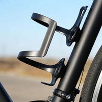 Anti-Vibration Bike Water Bottle Holder Secure Grip Aluminum Alloy Bottle Holder Lightweight Easy Installation for Mountain Biking, Outdoor