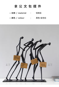 现代简约铝铸造创意抽象人物拿公文包摆件样板房客厅玄关摆台桌面