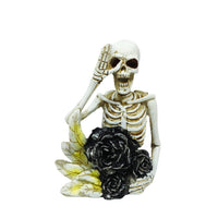 Halloween Resin Skull Ornaments Gothic Couple Kissing Statue Tabletop Window Party Decoration Props