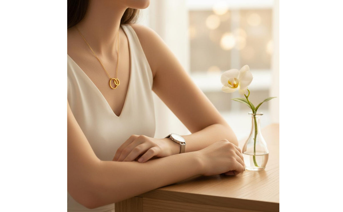 Double Hoop Pendant Necklace Minimalist Design Interlocking rings Necklace Lightweight Double Hoop Pendant for Office