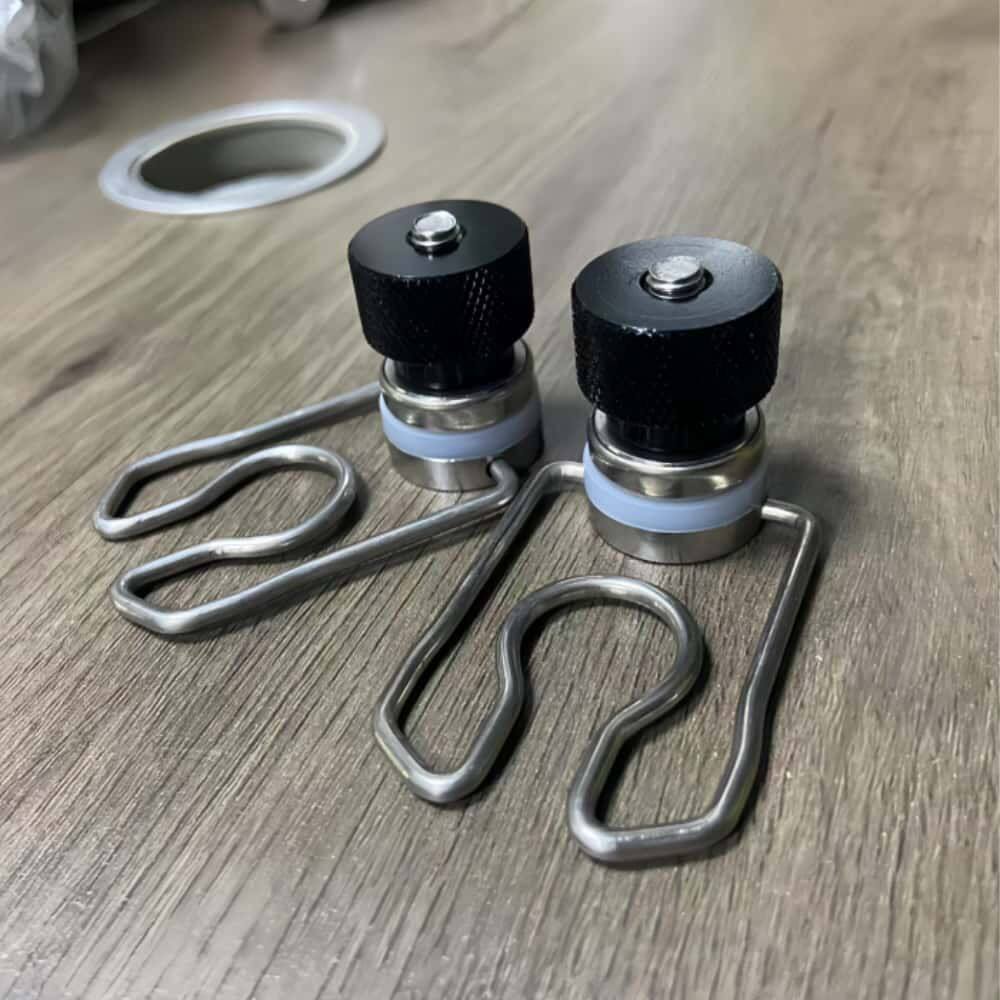 Black / Integrated Bearing