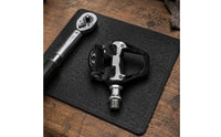 Road Bike Clipless Pedals Metal Axle Cycling Gear Silver Hardware