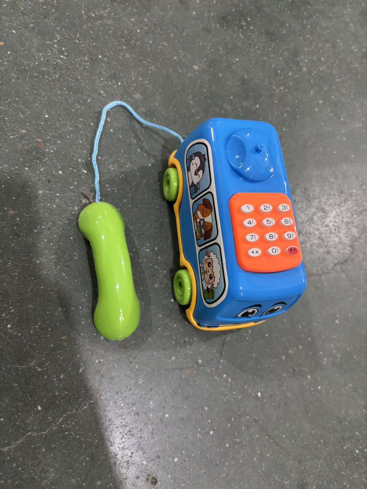 Telephone Bus