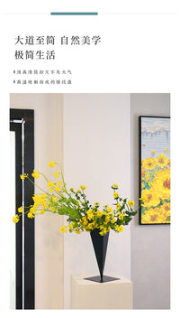 三角形铁艺花器金属花瓶黑色高花容器桌面日式客厅家居装饰摆件