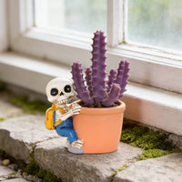 Climbing Skull Planter Resin Skull Planter Friendly Skeleton Pot Decor for Balcony