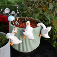 3 Pieces Cute Resin Duck Planter Hanger Whimsical Climbing Duck Figurine Easy to Place Gift Idea for Aquarium
