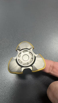 跨境热卖edc解压玩具指尖陀螺开甲陀螺合金解压神器减压玩具