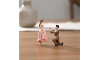 2 Pieces Proposal Scene Figurine Set Hand-Painted for Dioramas, Model Collectors