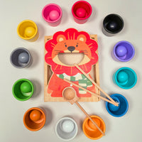 Natural Wood Feeding Toy with Lion Board Preschool Color Matching Toy with Cups and Balls Child-Centered Wooden Sorting Game with Scooping Tools Hand-Eye Coordination for Preschoolers