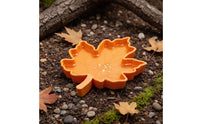 Maple Foliage Pet Bowl Easy to Clean Foliage Shaped Feeding Bowl Gecko Feeding Tray Sleek Surface Amphibian Food Plate