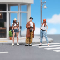 Collectible Gift Travel Photography Doll Set Layout Prop 1:64 Scale Doll Set Painted Finish Mini Travel Photo Figures Vivid Pose for Collectors, Model Hobbyists, Display, Scene Display, Desk Decor