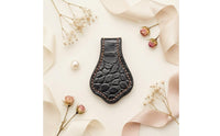 Contrast Stitching Leather Chalk Clip Cowhide Billiard Chalk Clip Petal-Shaped Sports Accessory Black