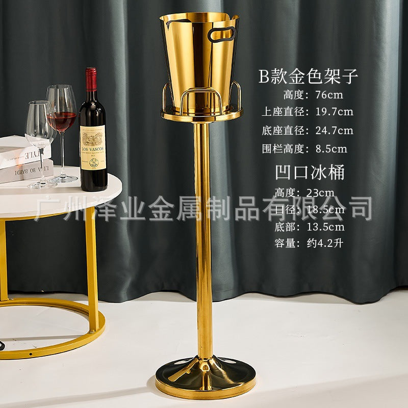 Gold Mark E Eu Stand