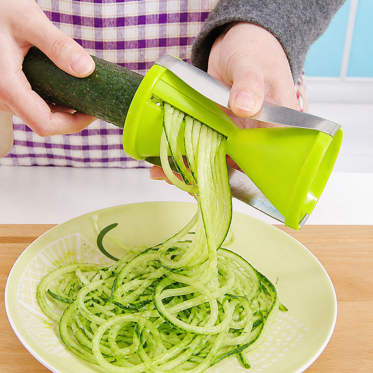Vegetable Spiralizer, Handheld 201 Stainless Steel Julienne Cutter for Salads, Zucchini Noodles & Low Carb Meals, 13x7cm