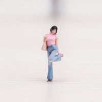 Standing Female Figure Figurine 1/64 Scale Woman Figurine Painted Miniature with Shoulder Bag for Collectors, Hobbyists, Dioramas, Street Scenes