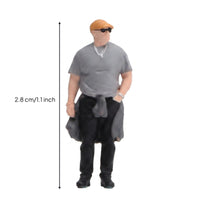 1/64 Scale Figurine Realistic Details Roadside Scene Figure Photography Props Painted Miniature Man