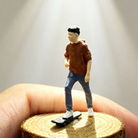 Skateboarder Resin Figurine Detailed Skateboard Boy Miniature Intricate Craft 1:64 Scale Figure for Display, Diorama