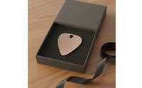 Long-Lasting Zinc Alloy Guitar Pick Mirror Finish Metal Guitar Pick Polished Edges Polished Metal Plectrum Resistant for Electric Guitarists, Bassists, Musicians, Live Performance, Studio Recording