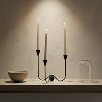 Minimalist Iron Candelabra Light Elegant Black 3-Arms Candle Holder Stable Construction 3-Arms Candelabra for Hotel