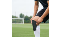 2 Pieces Carbon Fiber Pattern Shin Guards Ergonomic Design Football Leg Guards EVA Foam Cushioning Impact-Resistant Gear for Athletes