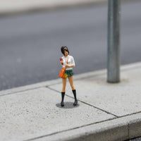 1:64 Scale Female Figure Collectible 1/64 Scale Female Figure Workmanship Tiny People Figurine