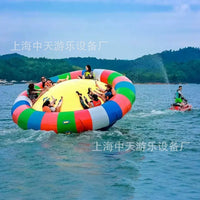 水上拖拽玩具充气皮卡丘草莓熊海上旋转陀螺闭气小黄鸭香蕉飞鱼船