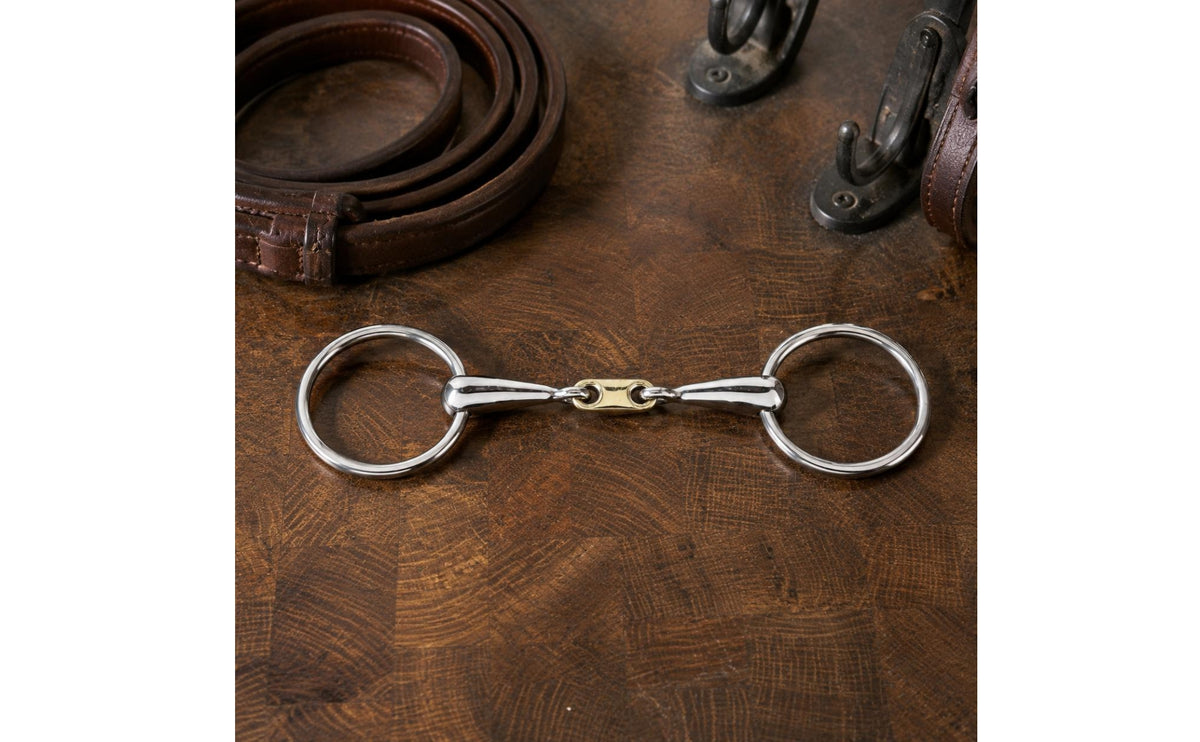 Polished Metal Horse Bit Brass Centerpiece Three-Section Bit Loop Design Equestrian Jewelry Piece Long-Lasting Alloy