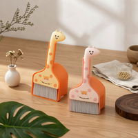 Kids Broom and Dustpan Set Lightweight Mini Hand Broom Dustpan Combo Parent-Child Interactive Young Child Cleaning Set