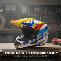 Complete-Coverage Outdoor Helmet Lightweight Design Full Face Motocross Helmet Adjustable Chin Strap Secure Headwear for Women, Motorcyclists
