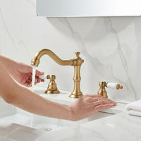 Antique-Style Basin Faucet Three-Hole Faucet with Two Handles Deck-Mounted Basin Tap Polished for Washbasin, Bathroom, Vanity