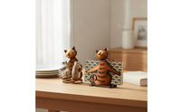 Cat Napkin Holder with Pepper shaker Body Decorative Cat Holder Artistic Metal Tabletop Organizer for Kitchen