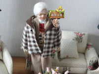 1:12 Dollhouse Miniature Figure Old Man
