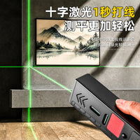户外高精度数显激光水平仪 背面强磁多功能十字强光激光水平仪