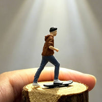 Skateboarder Resin Figurine Detailed Skateboard Boy Miniature Intricate Craft 1:64 Scale Figure for Display, Diorama