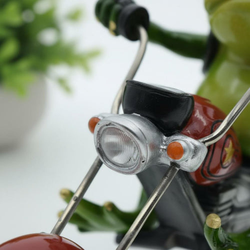 Motorcycle Frog Figurine Frog on a Motorcycle Statue Novelty Decor for Patio, Shelf