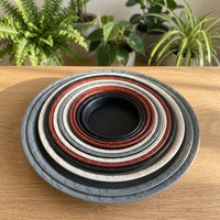 Plant Trays and Drip Tray 200 Pack, Resin Plant Saucers for Outdoor Garden, Simple Style Pot Saucer for Balcony Floor Standing Flower Displays