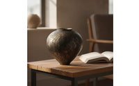 Resin Vase Aged Flower Vase Textured Vessel for Simplifiers, Entryway