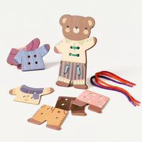 Bear Lacing Board with Cords Hand-Eye Coordination Bear Threading Toy Child-Led Toy Fine Motor Skills Learning for Preschoolers